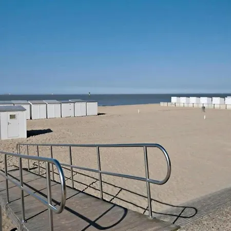 Family Near In Golden Triangle * Knokke-Heist